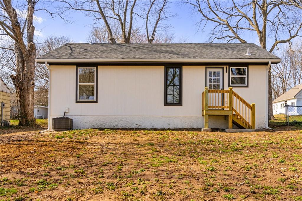 1339 S Hocker Avenue