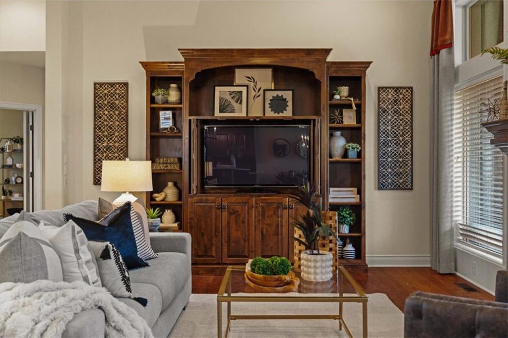 15204 Fontana Street