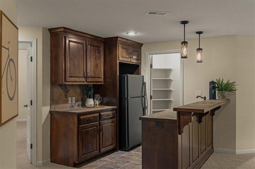 15204 Fontana Street