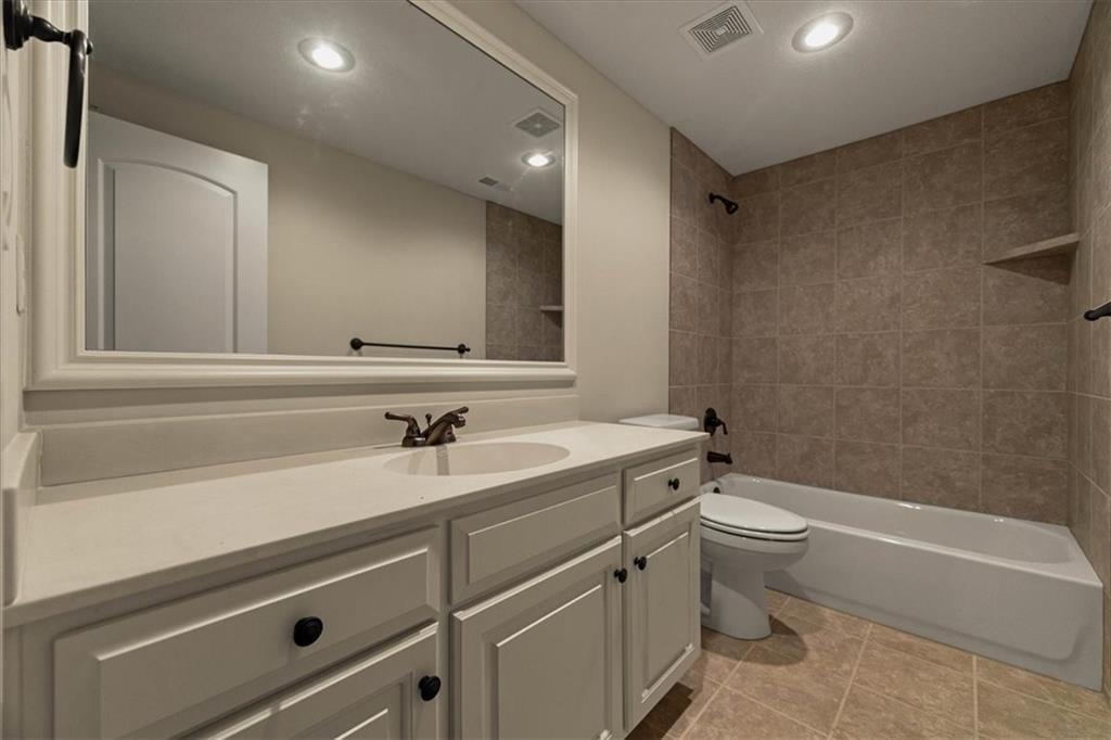 15204 Fontana Street