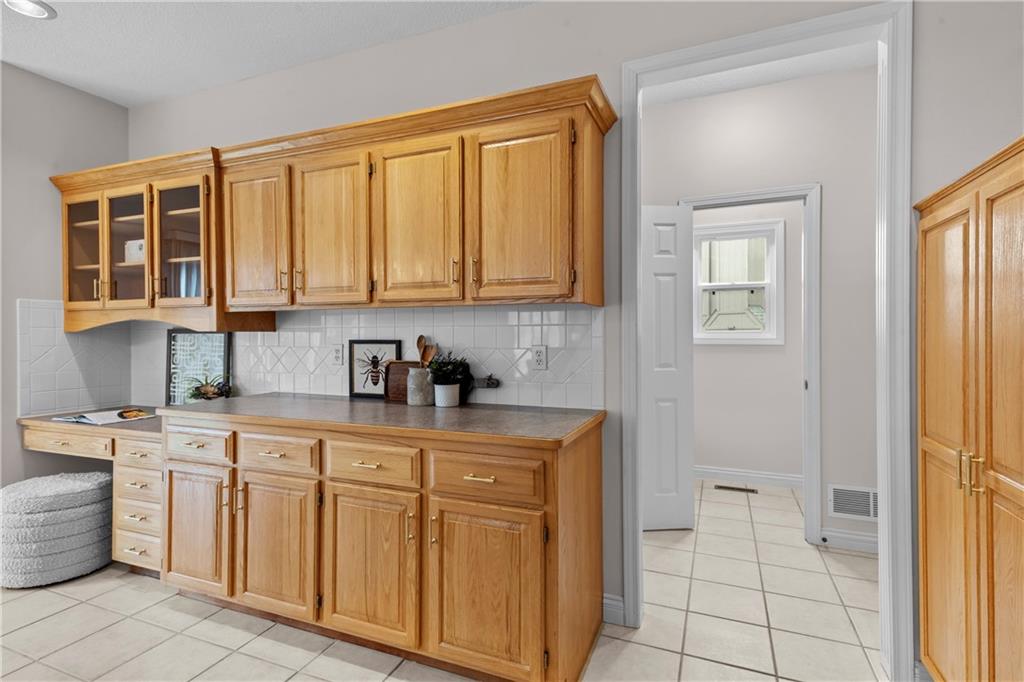 12407 England Street