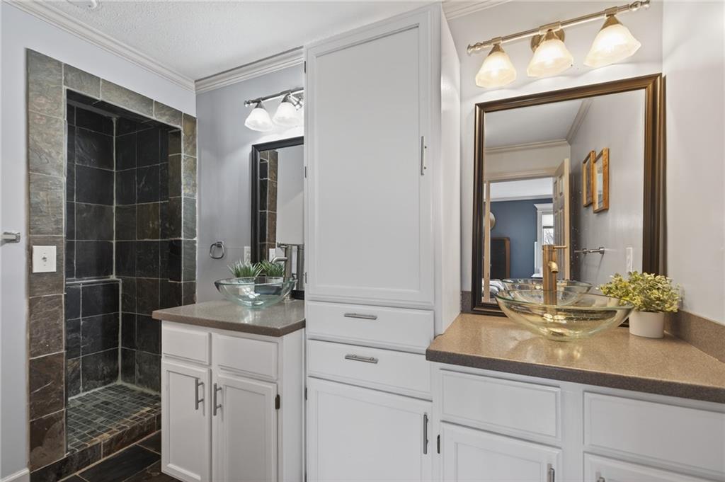 8509 NW Winter Avenue