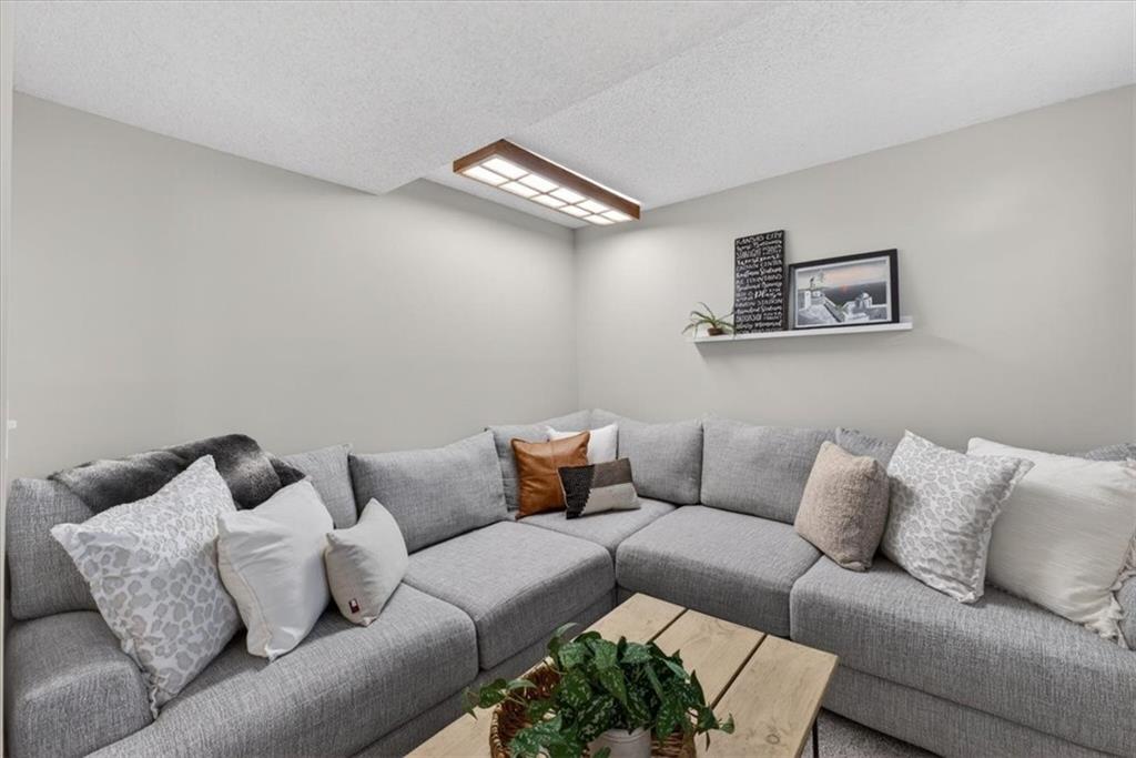 12404 S Seminole Drive