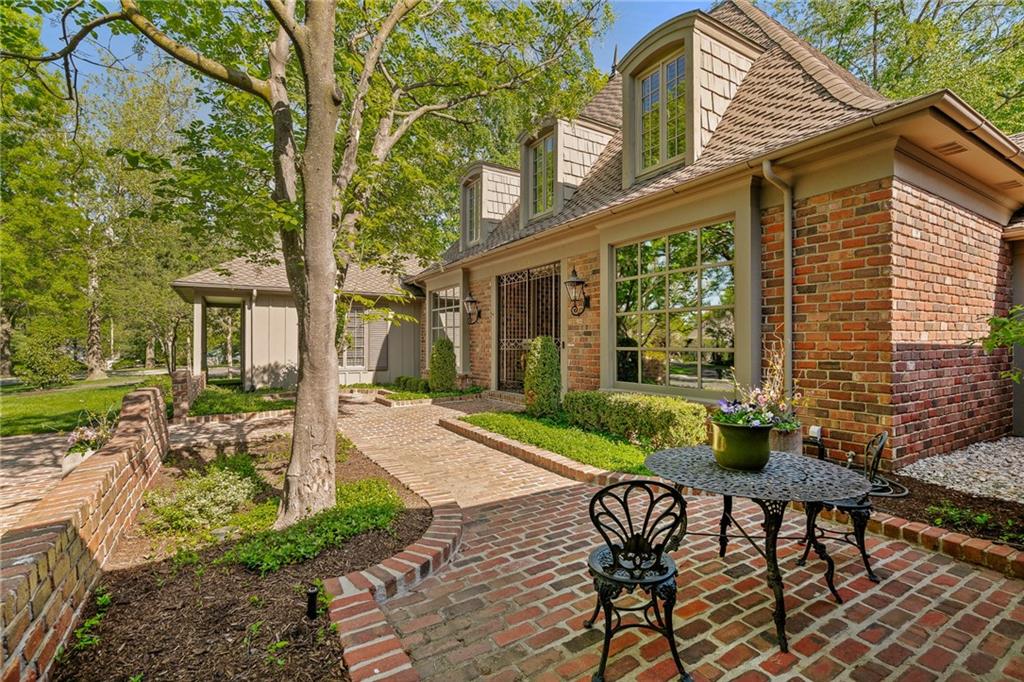 2003 W 69 Terrace