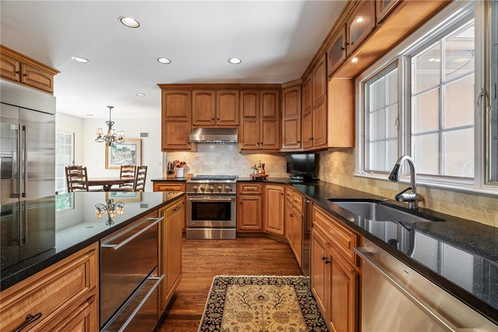 2003 W 69 Terrace