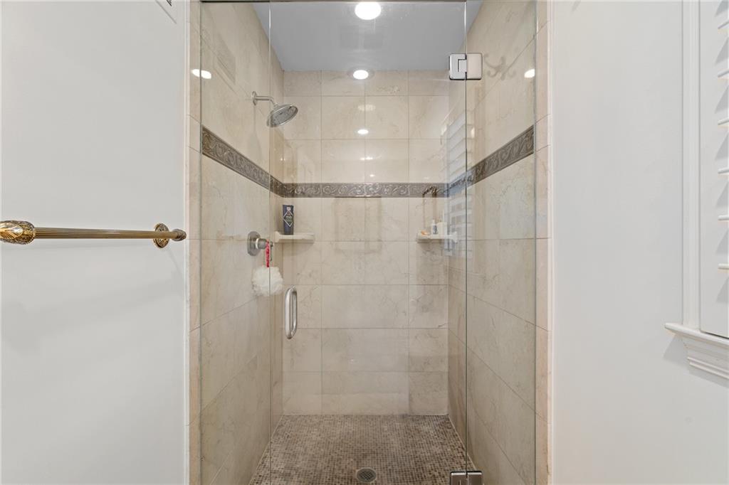 2003 W 69 Terrace