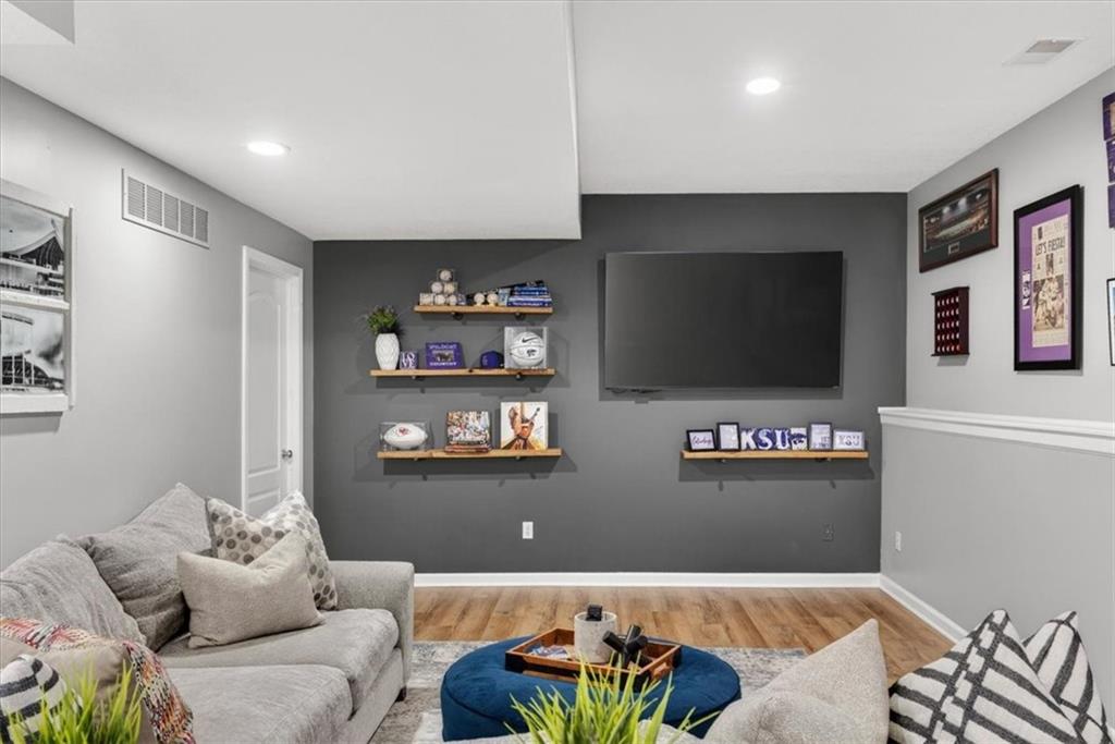 21612 W 100 Terrace