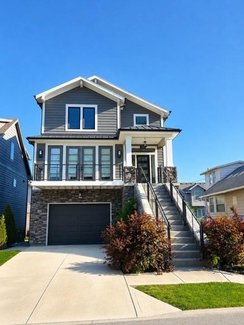 725 W 44th Terrace