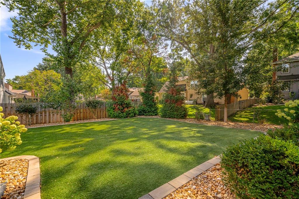 10927 W 99th Place