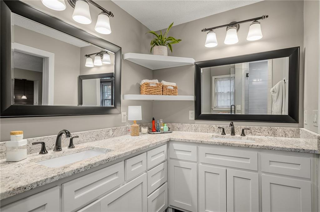 10927 W 99th Place