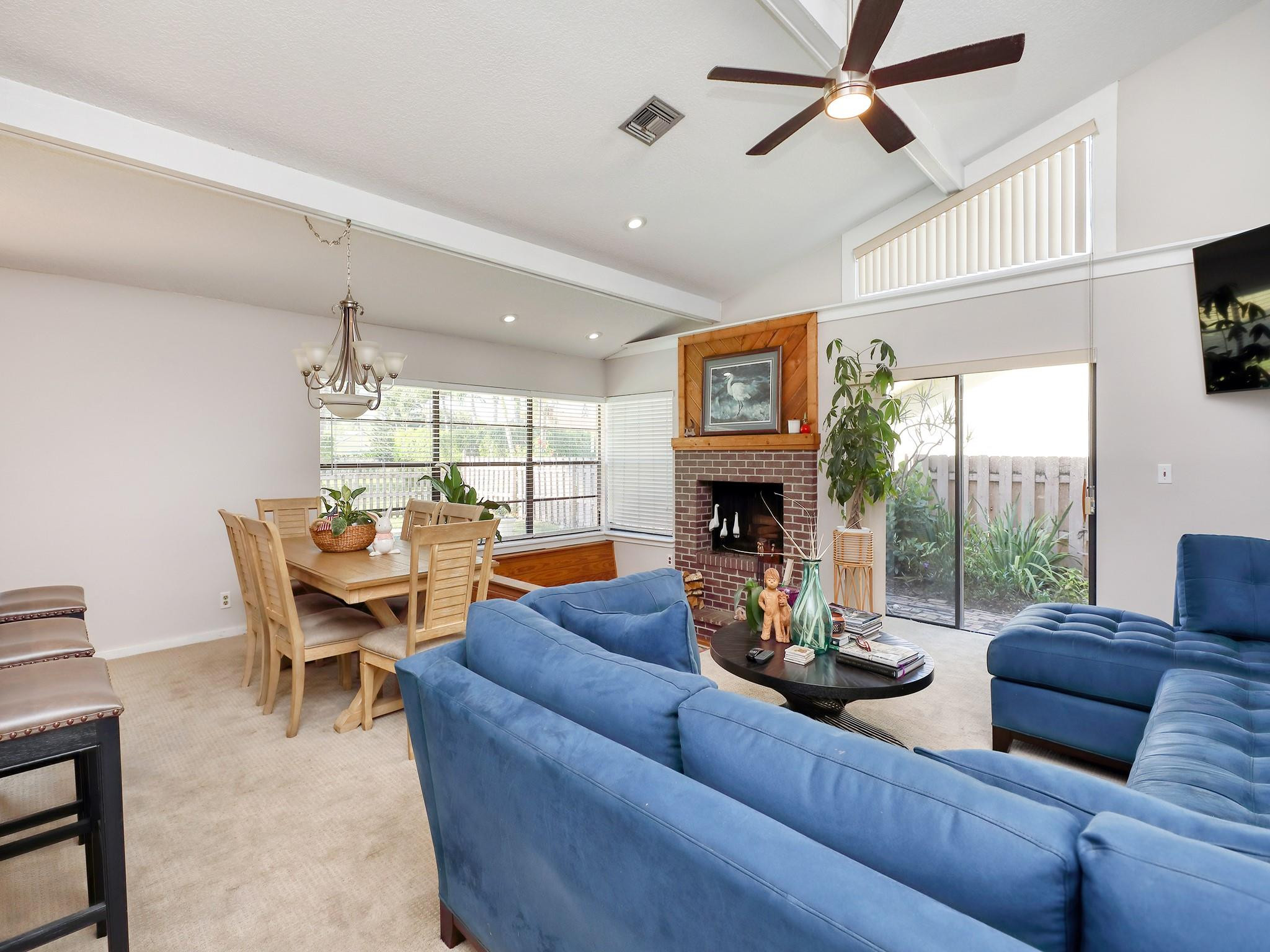 8912 Escondido Way
