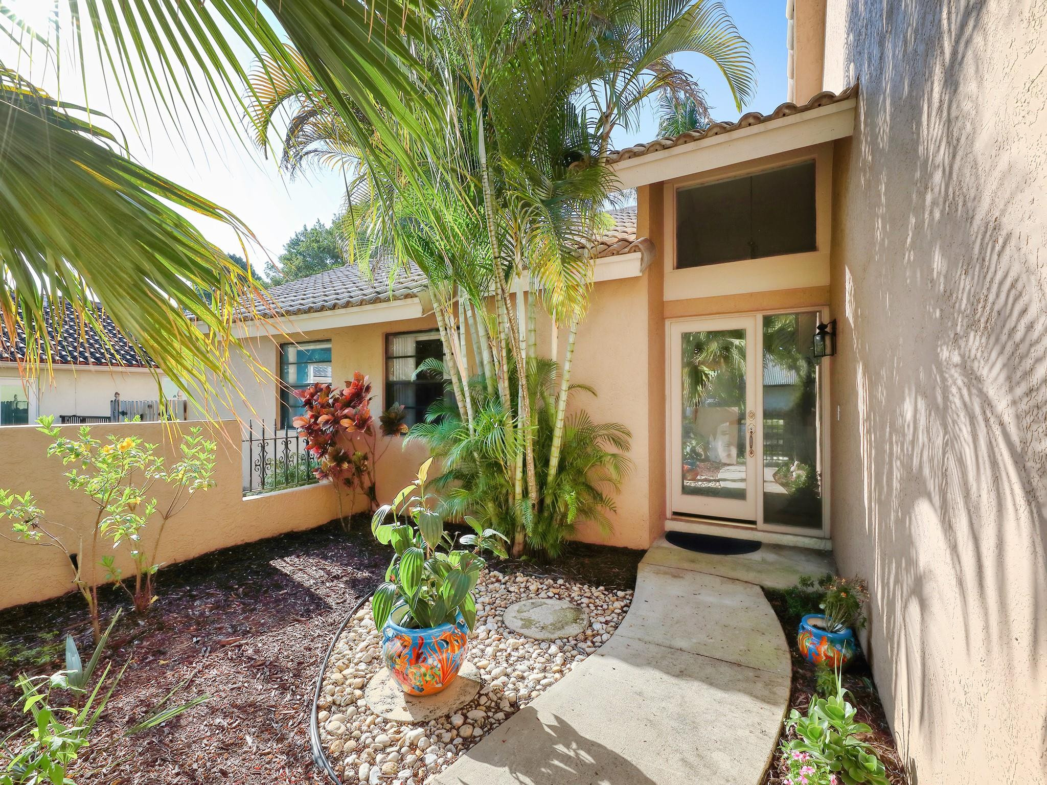 8912 Escondido Way