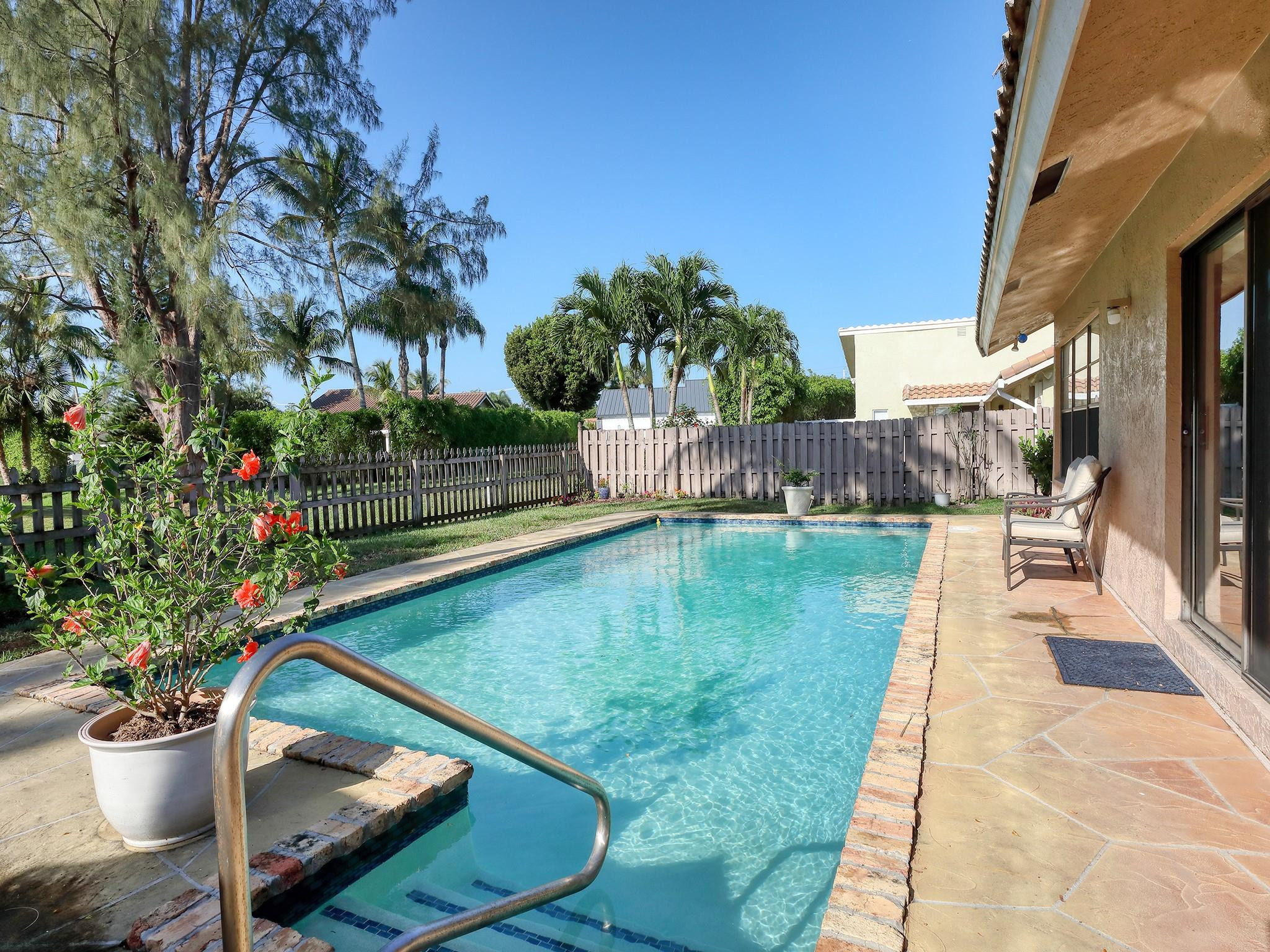 8912 Escondido Way