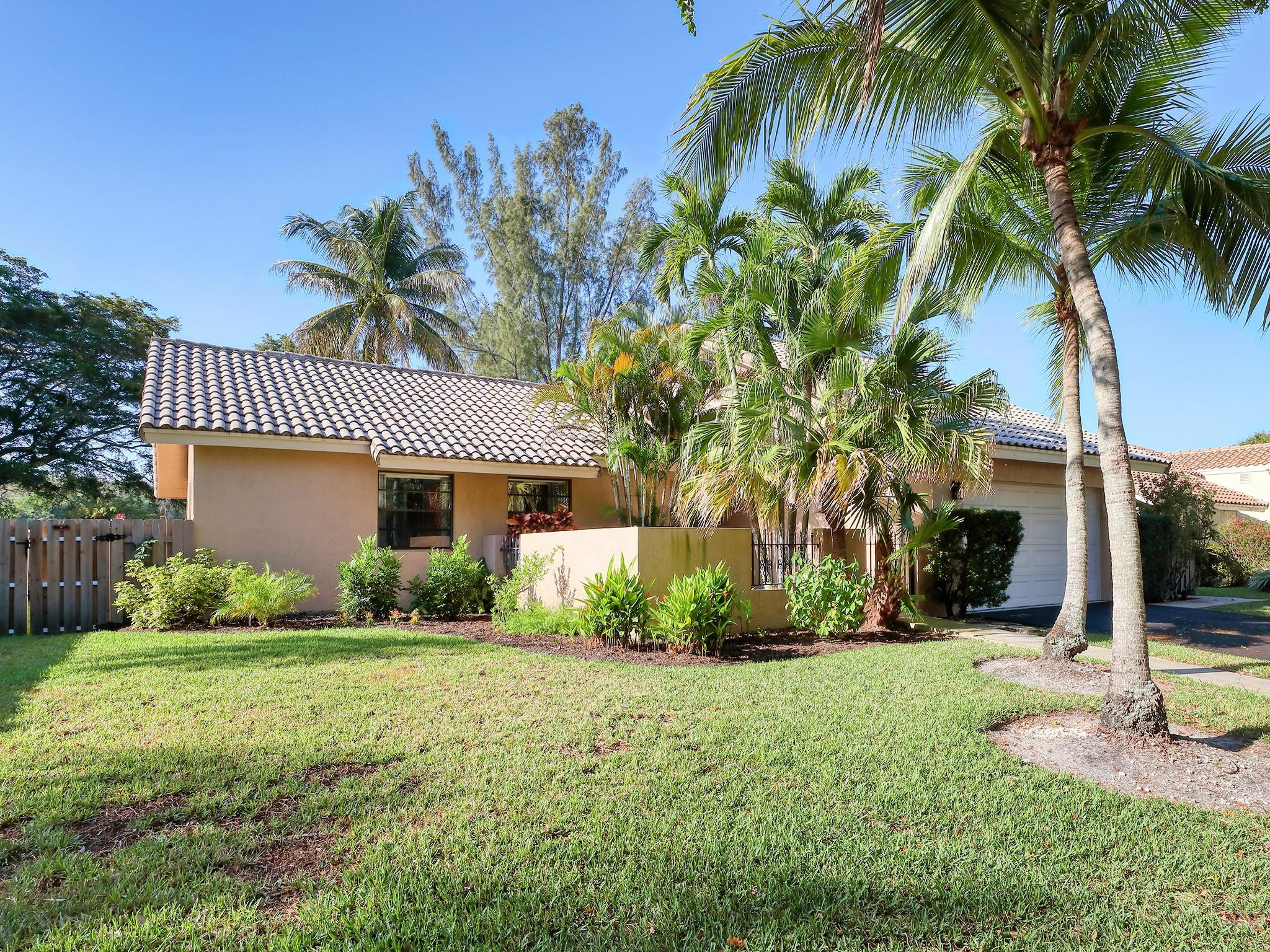 8912 Escondido Way