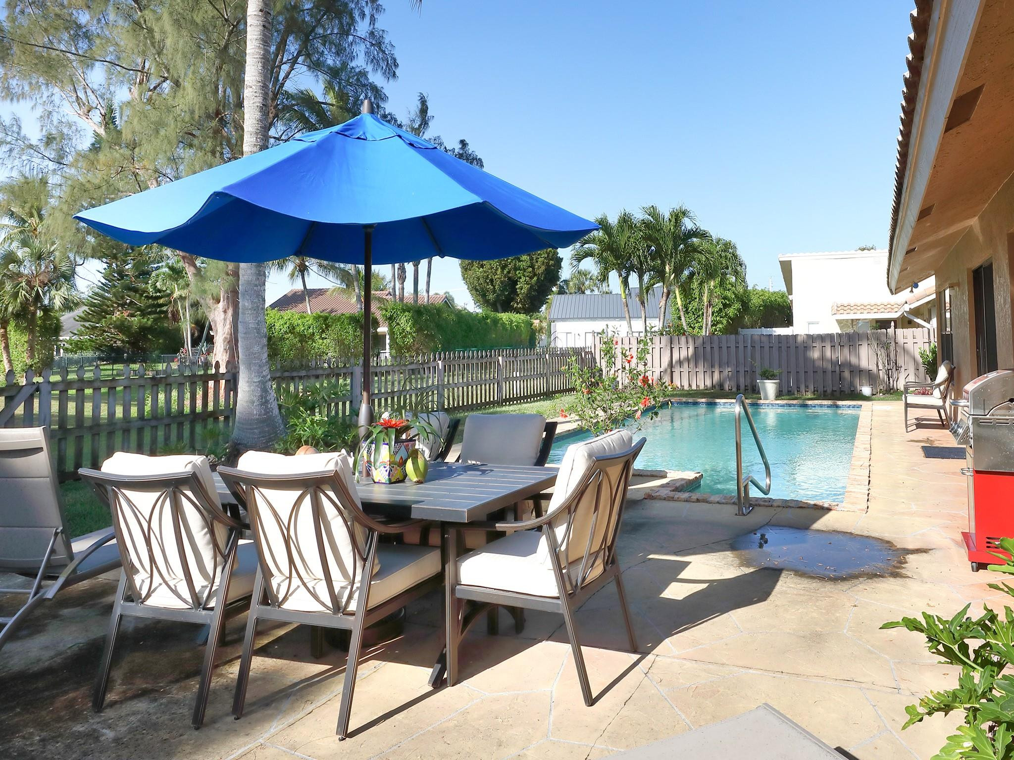 8912 Escondido Way