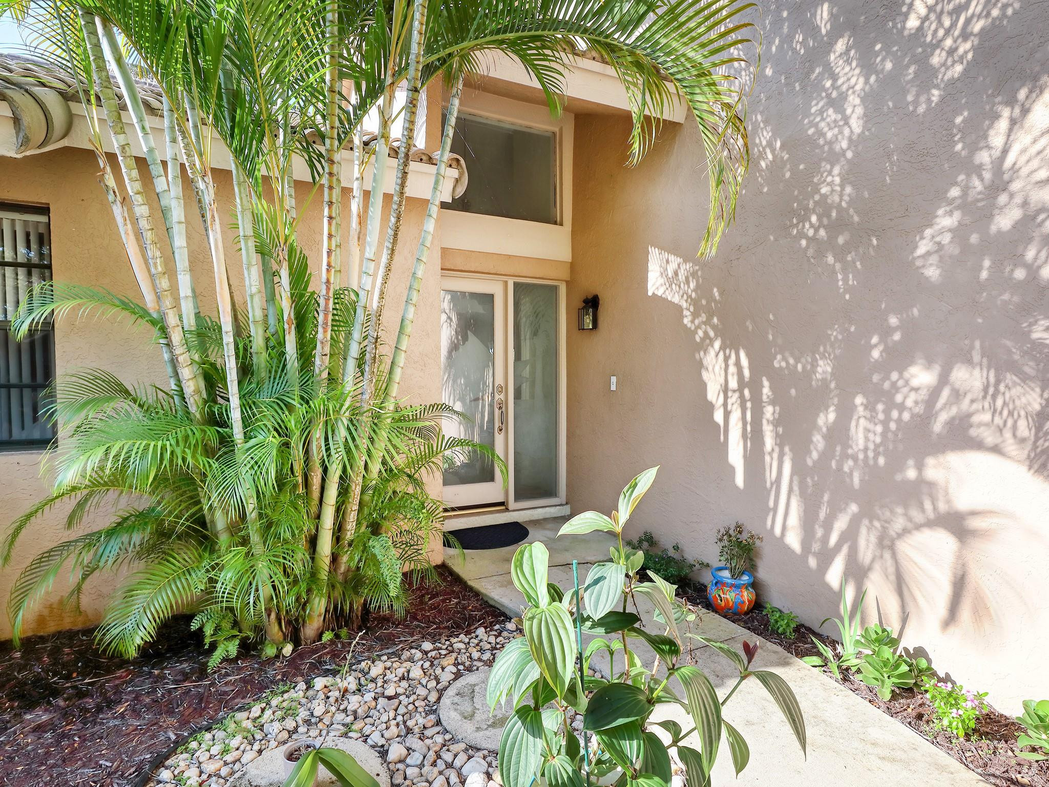 8912 Escondido Way