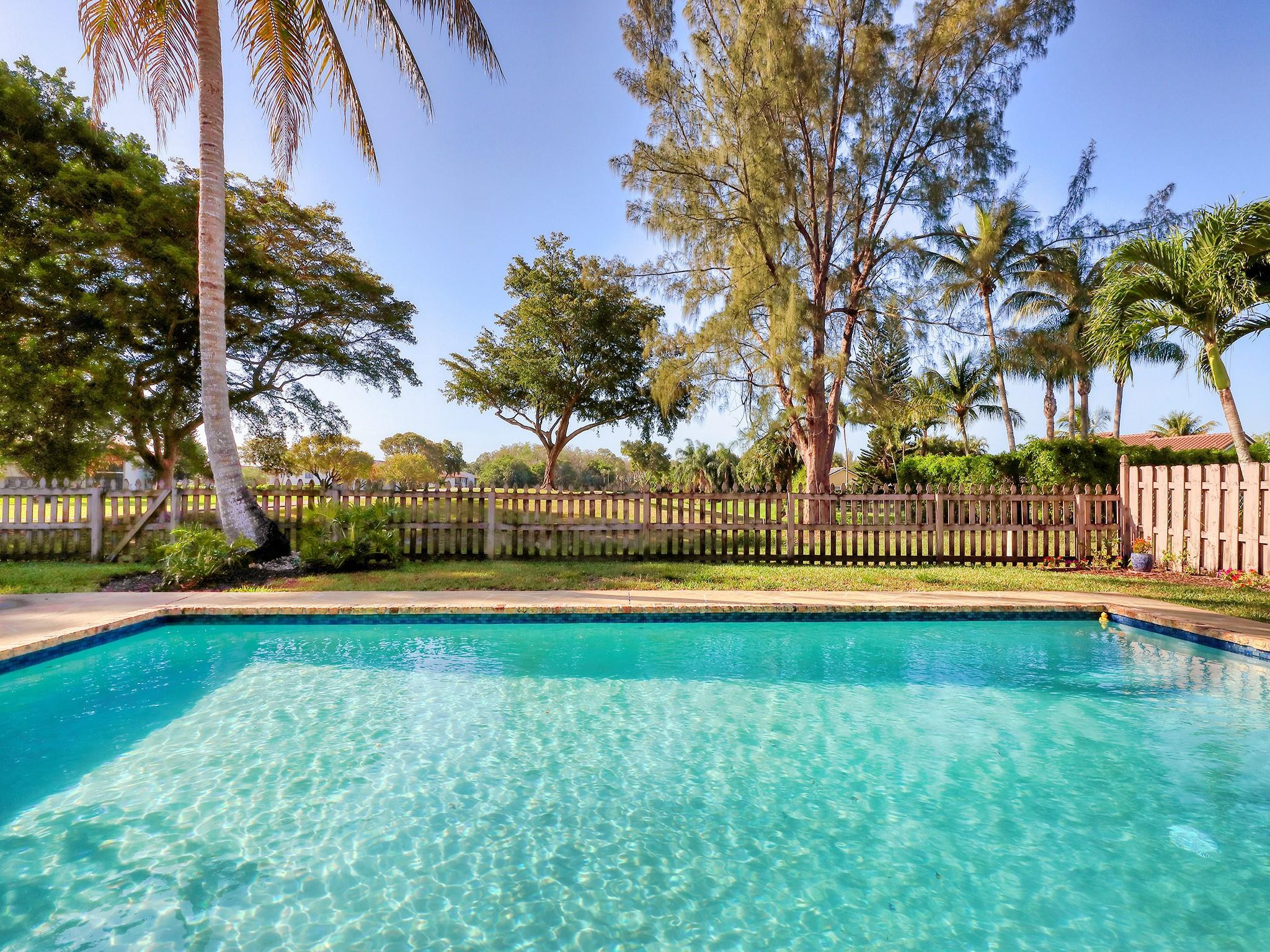 8912 Escondido Way