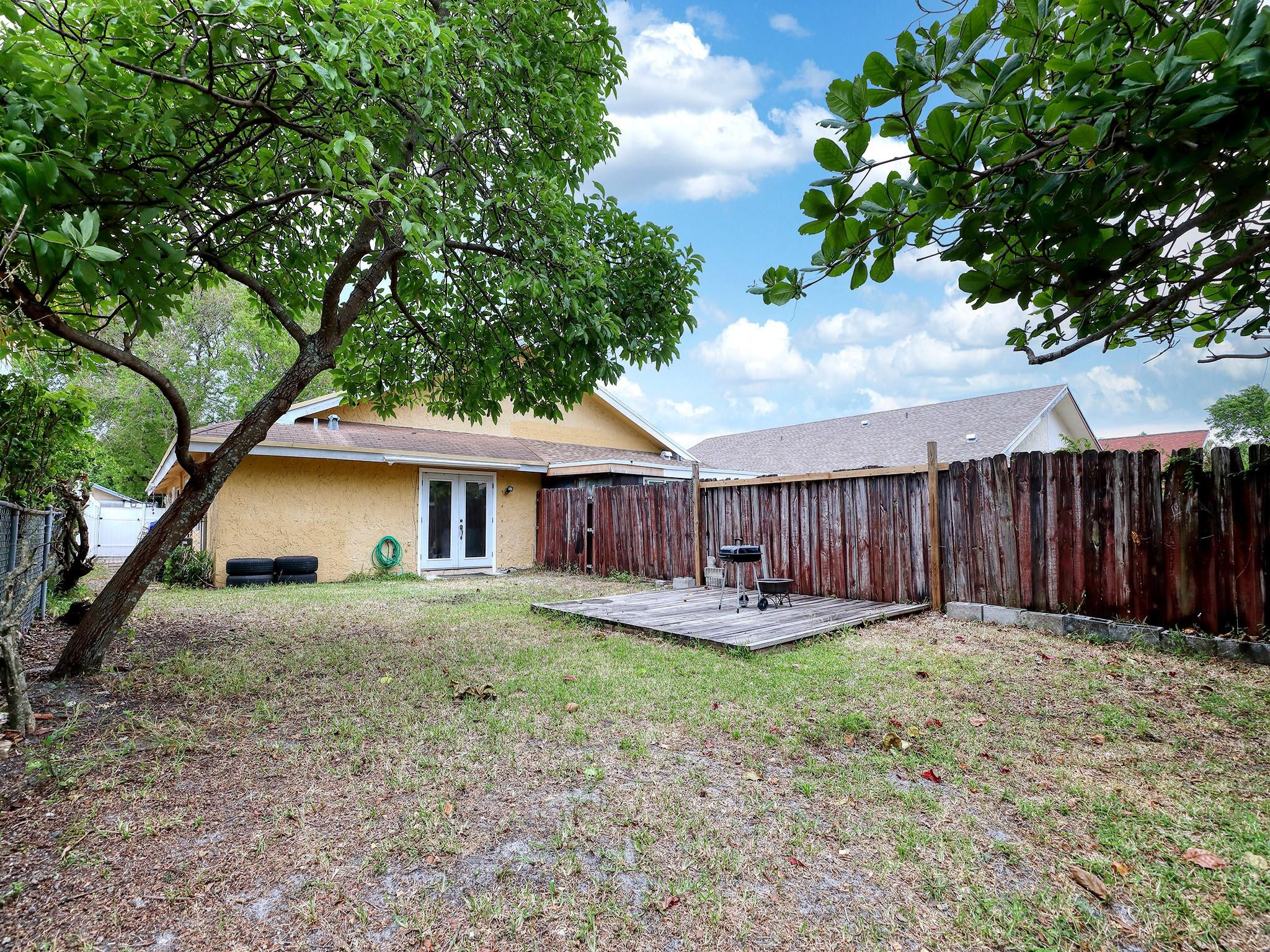 1327 SW 75th Avenue 1327