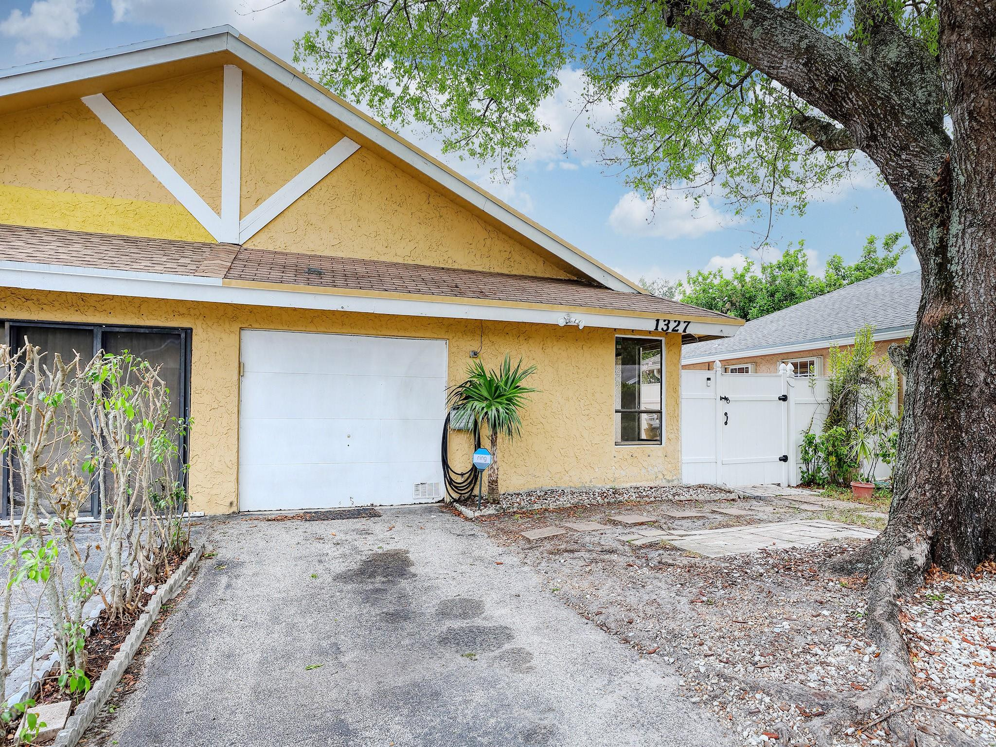 1327 SW 75th Avenue 1327