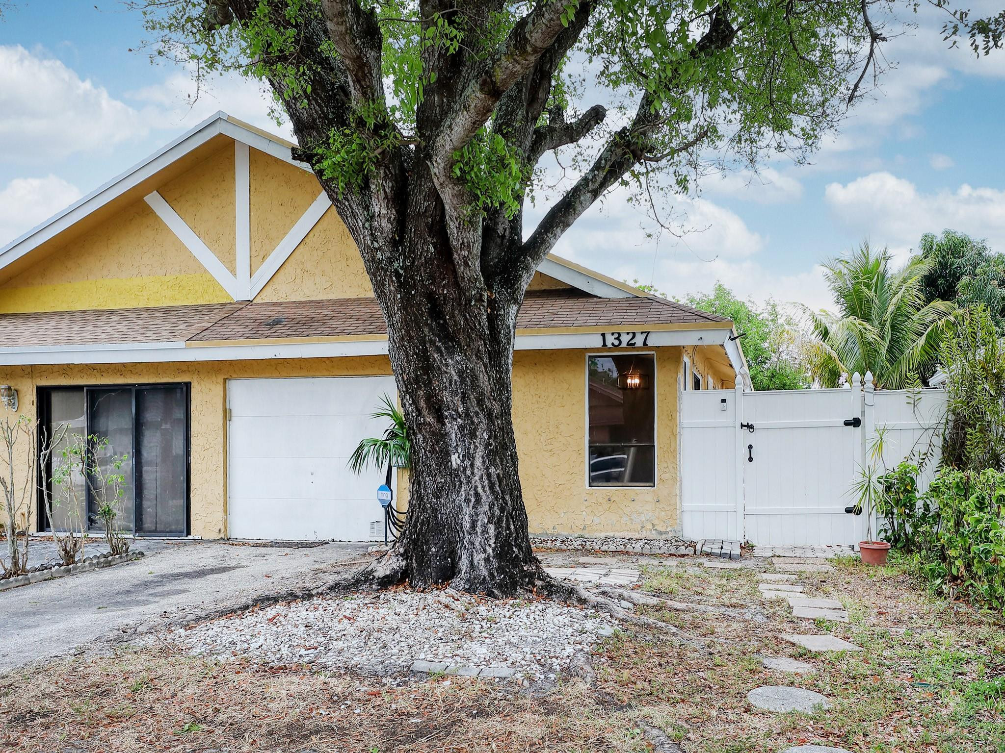 1327 SW 75th Avenue 1327