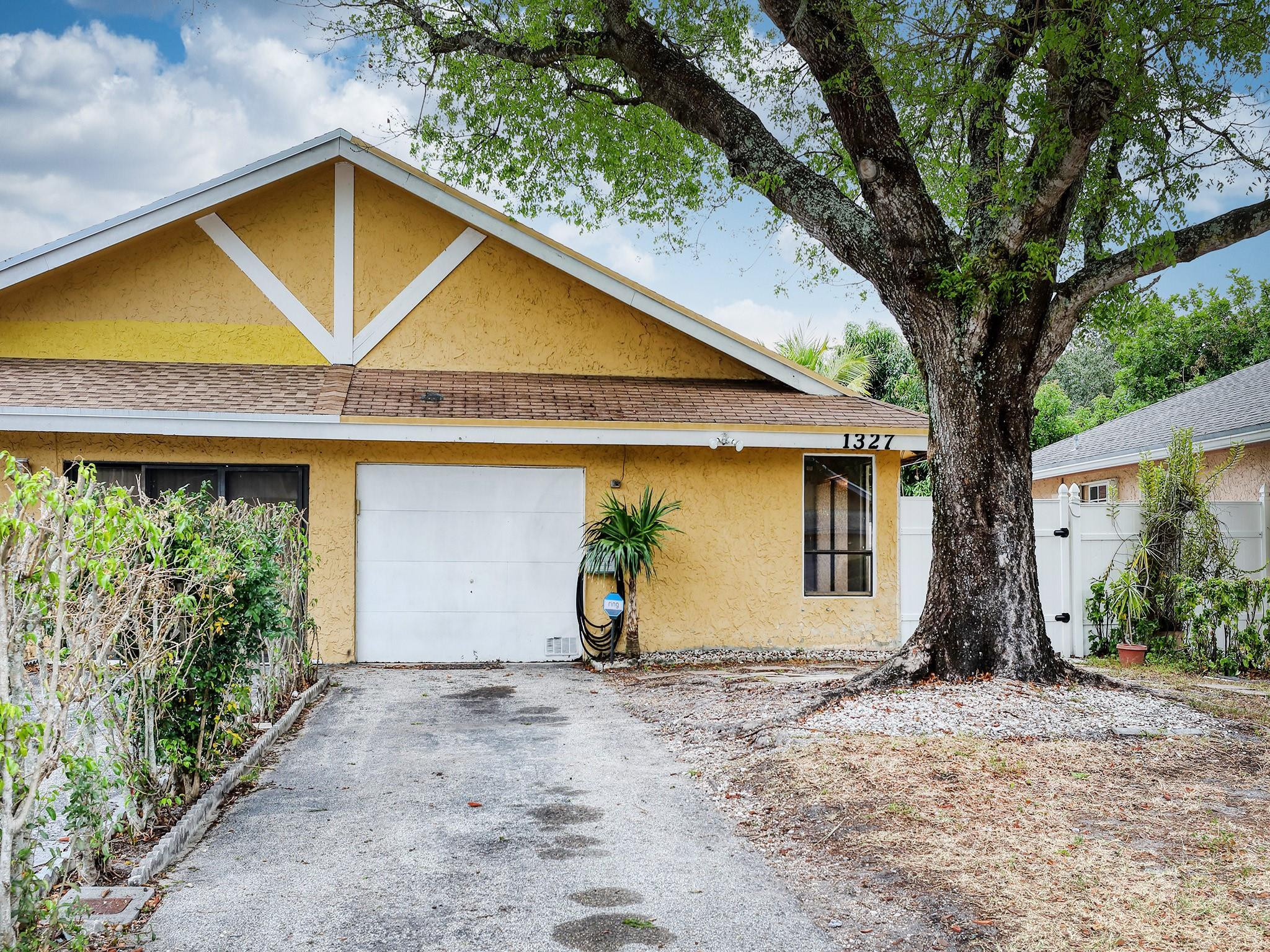 1327 SW 75th Avenue 1327