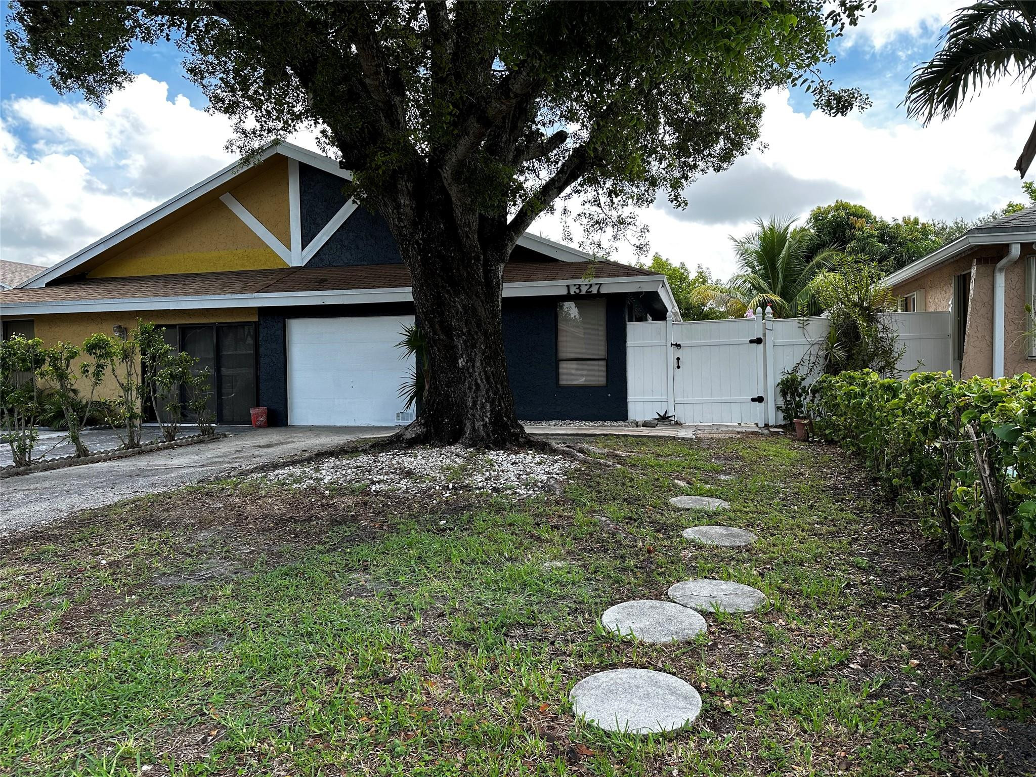 1327 SW 75th Avenue