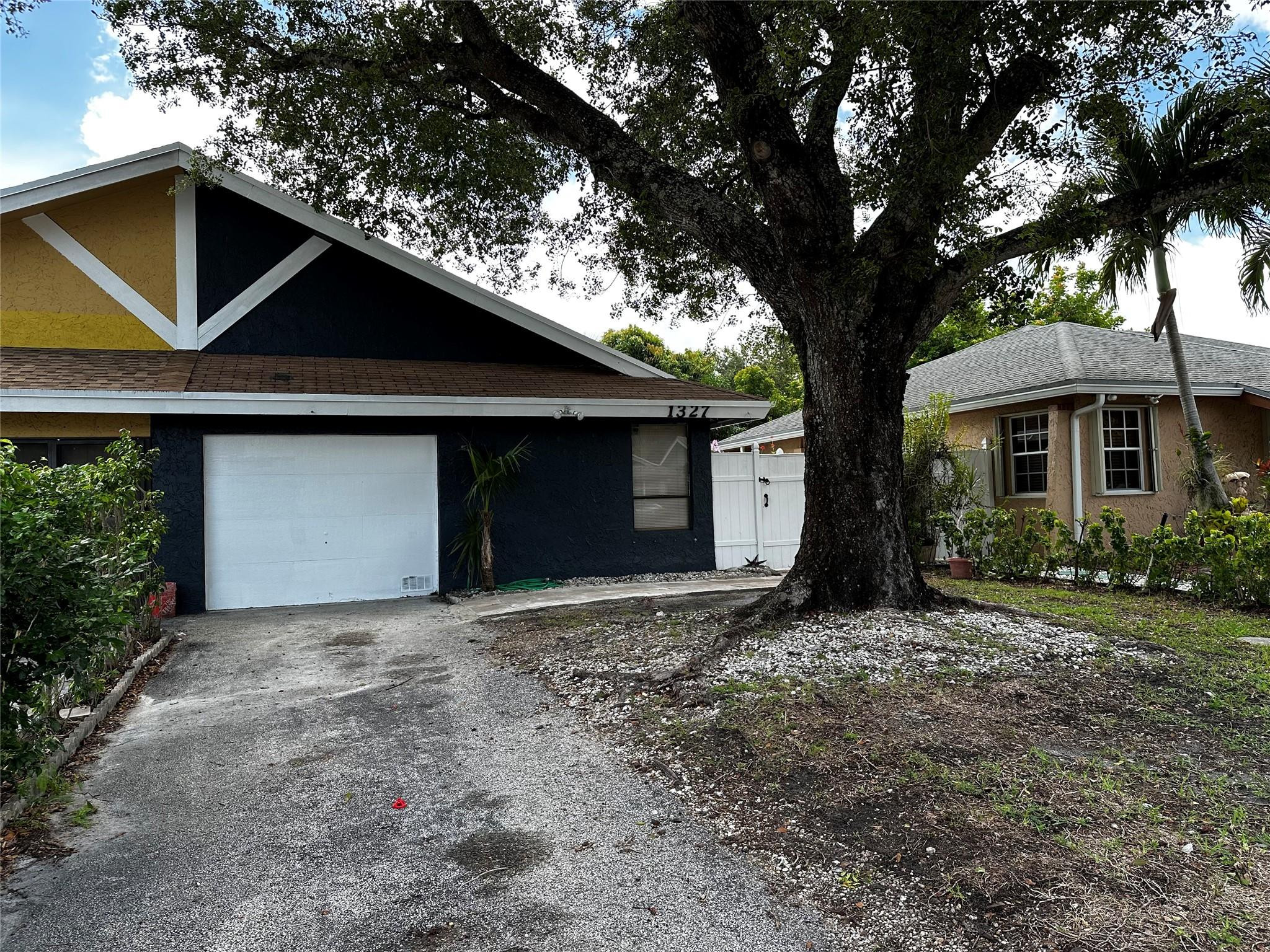 1327 SW 75th Avenue