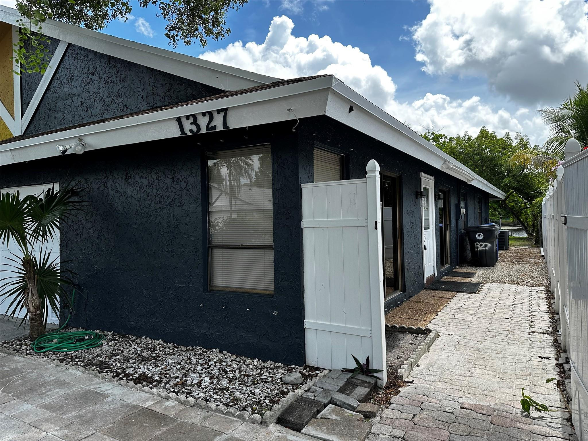 1327 SW 75th Avenue