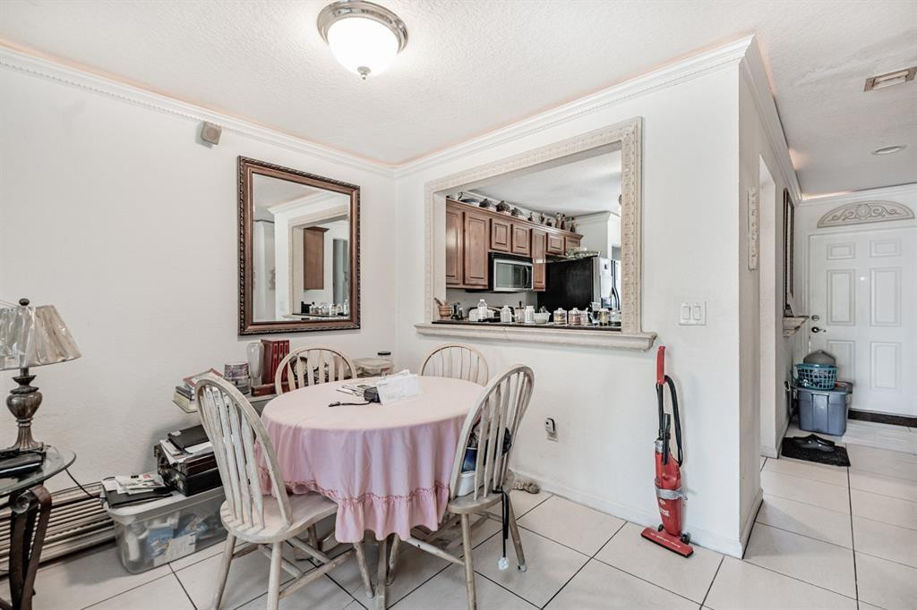6631 Winfield Boulevard 2-6
