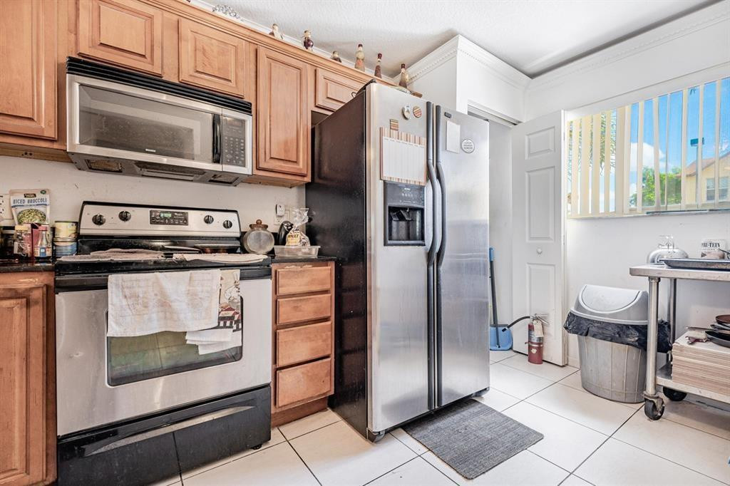 6631 Winfield Boulevard 2-6