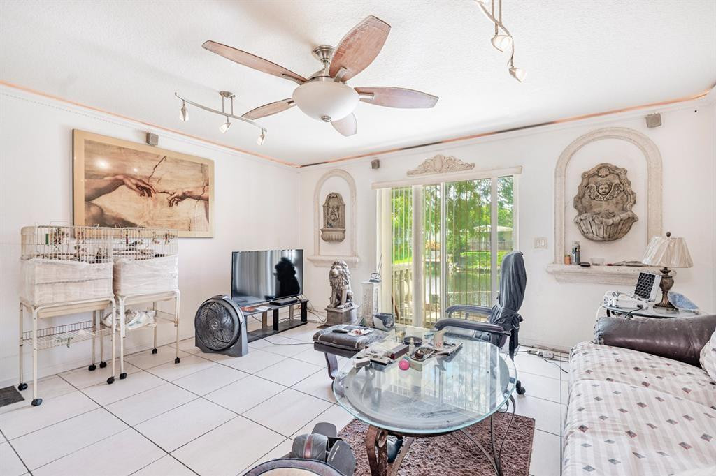 6631 Winfield Boulevard 2-6