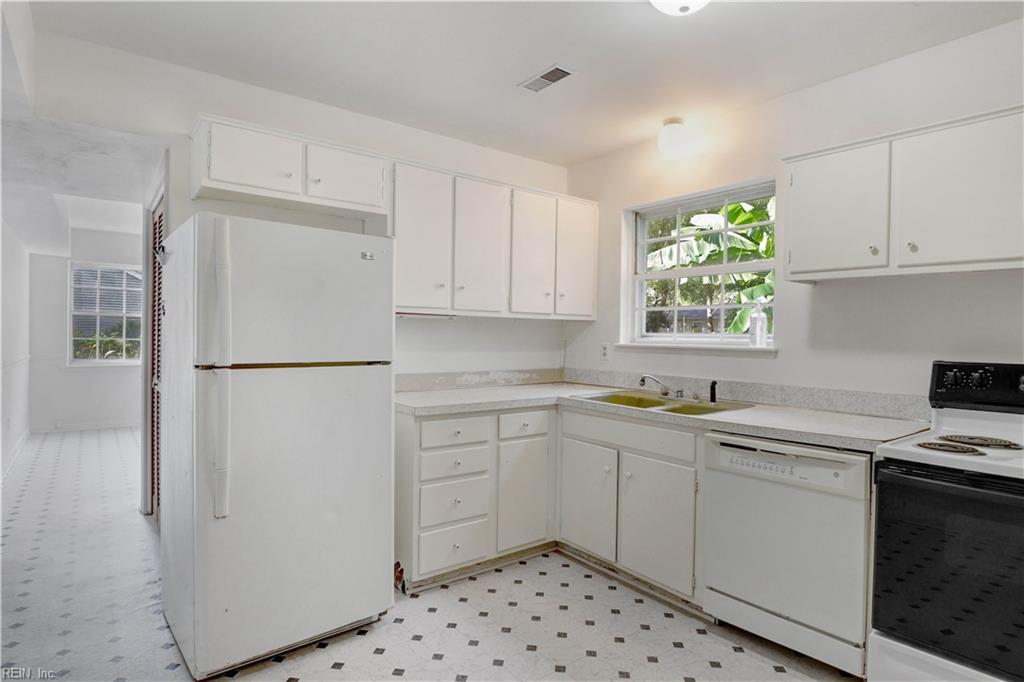 438 Maryle CT
