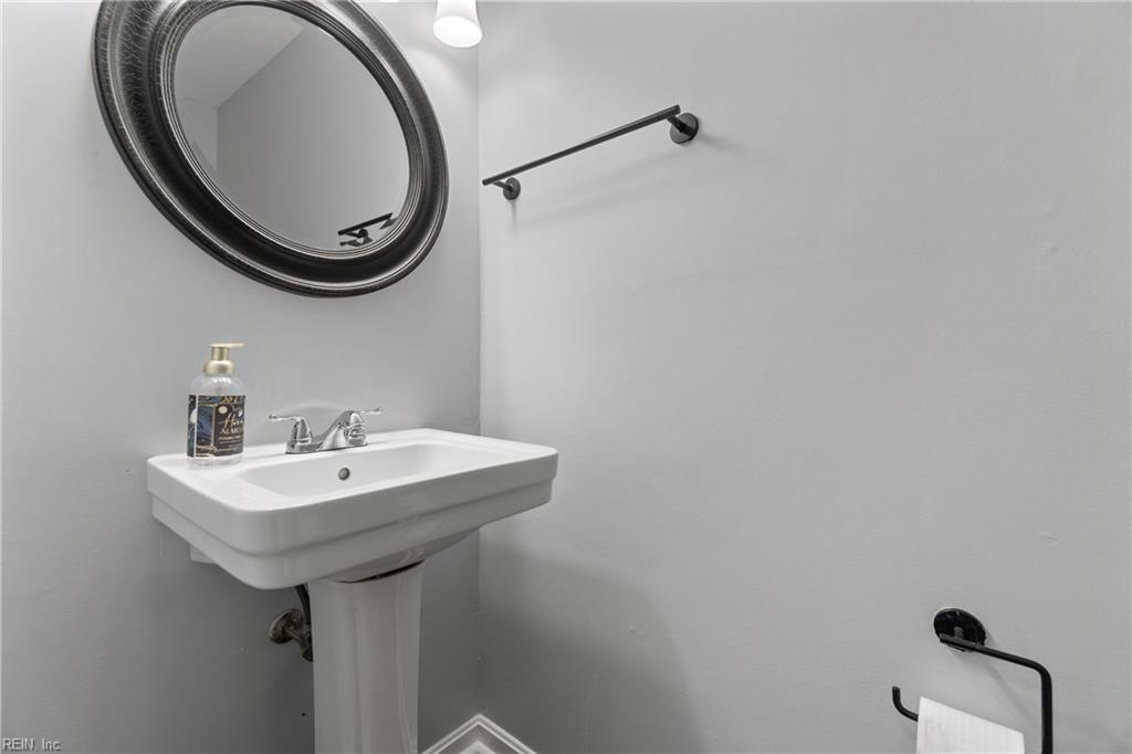 832 Quesnel DR