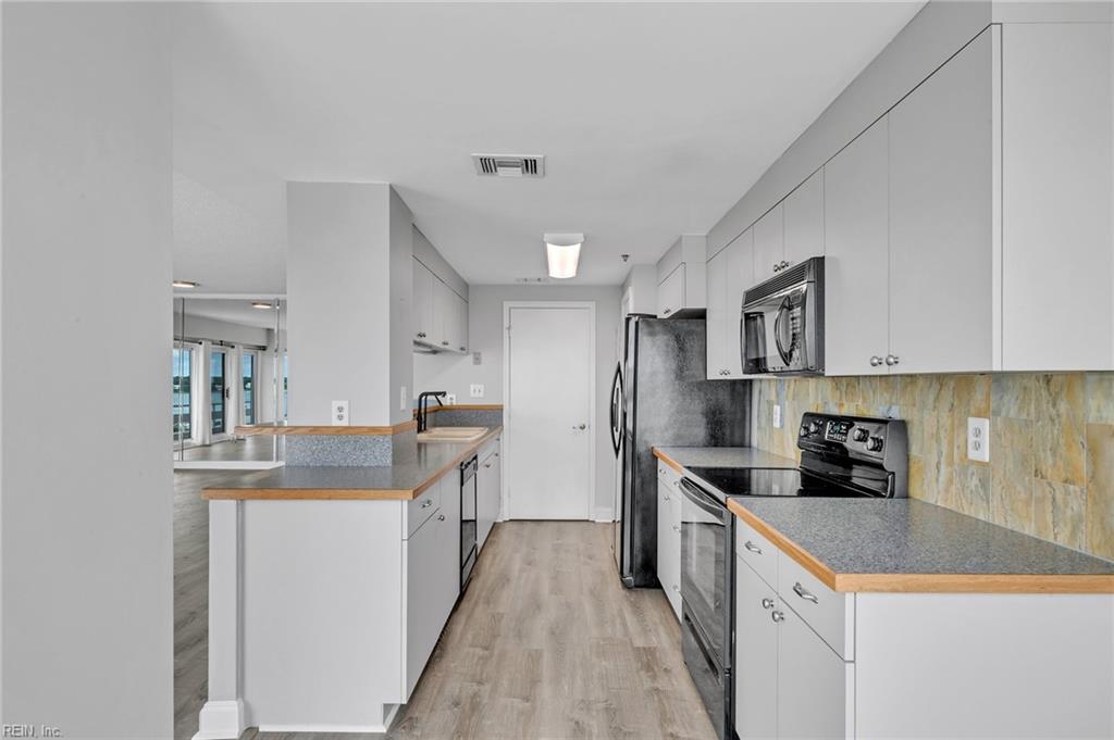 3556 Shore DR 704