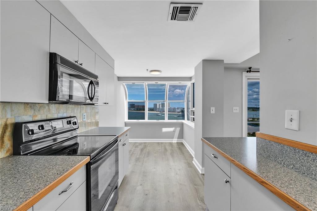 3556 Shore DR 704