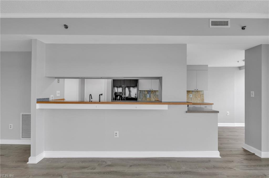 3556 Shore DR 704