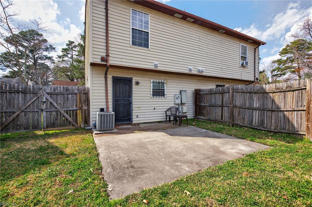702 Lincoln AVE