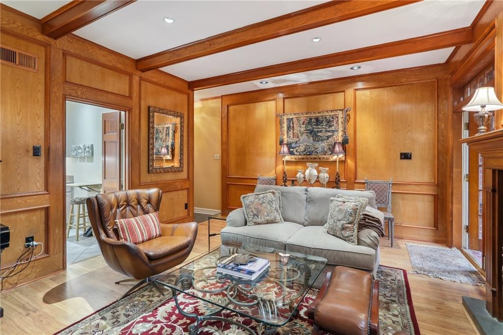 805 RUE DECATUR None