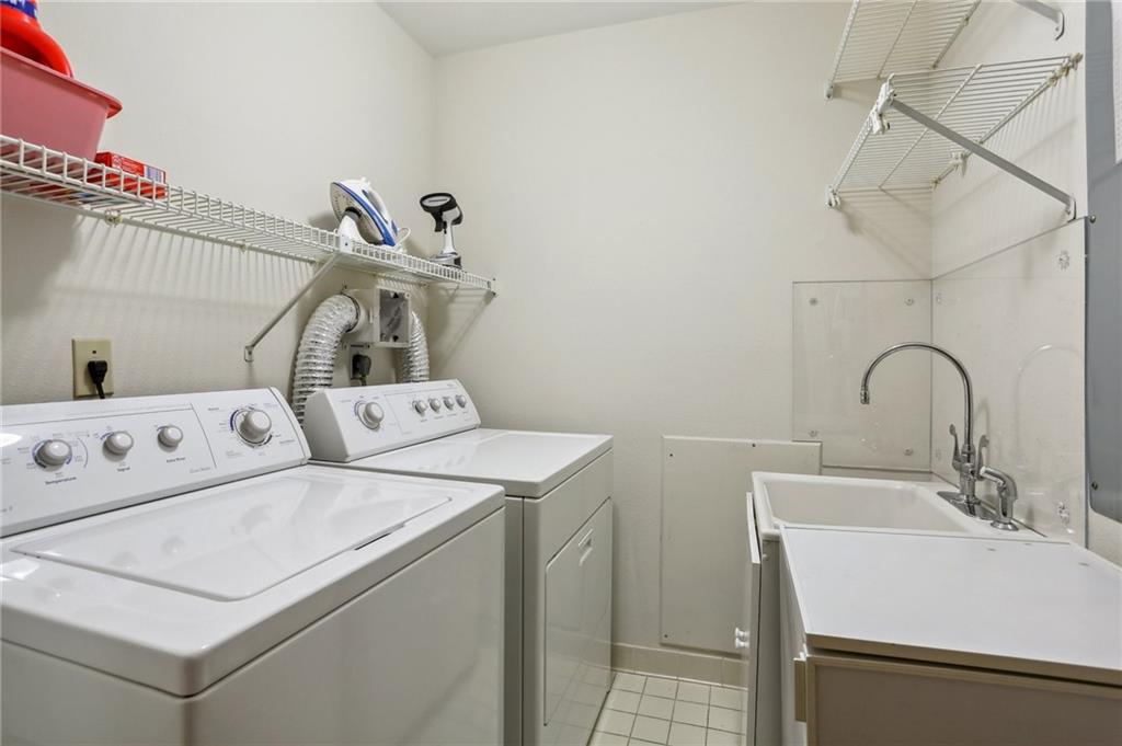 805 RUE DECATUR None