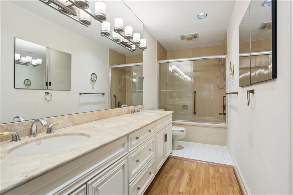 805 RUE DECATUR None