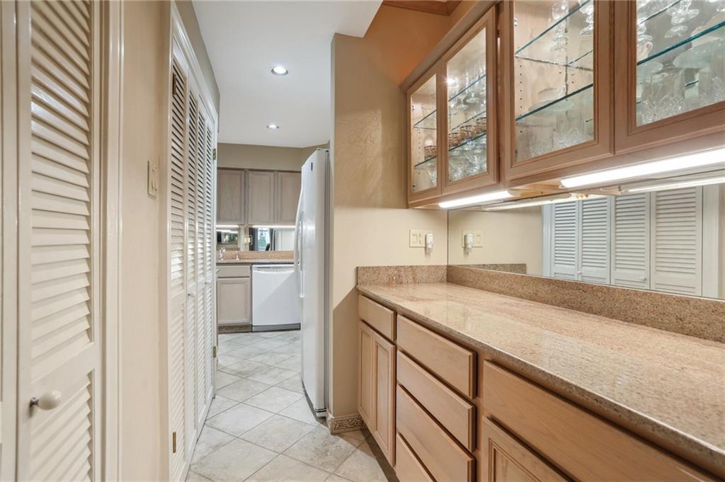 805 RUE DECATUR None