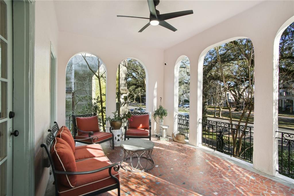 2935 ST CHARLES Avenue