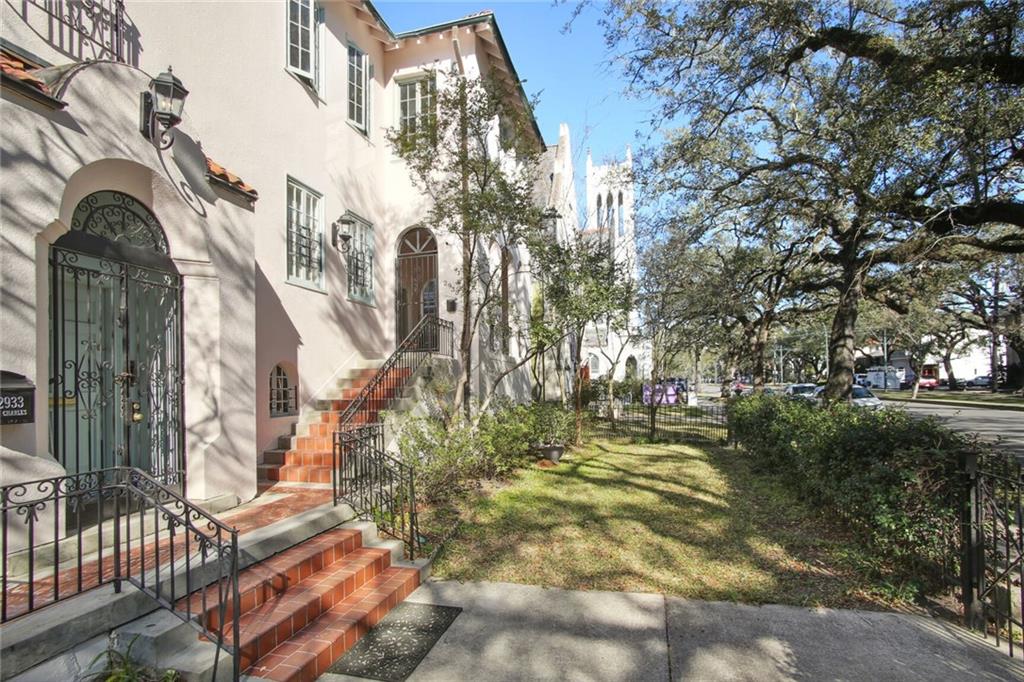 2935 ST CHARLES Avenue