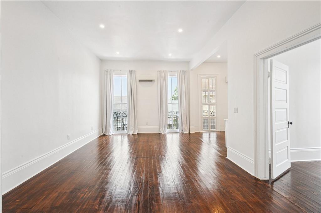 5416 MAGAZINE Street