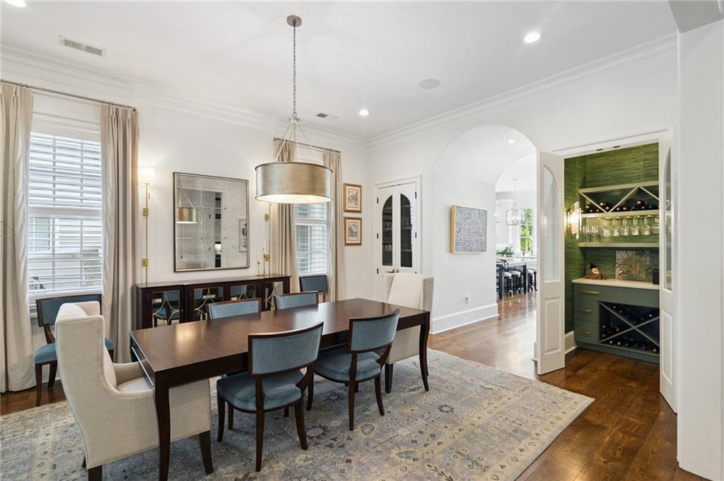 1022 UPPERLINE Street