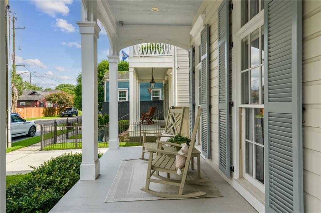 1022 UPPERLINE Street