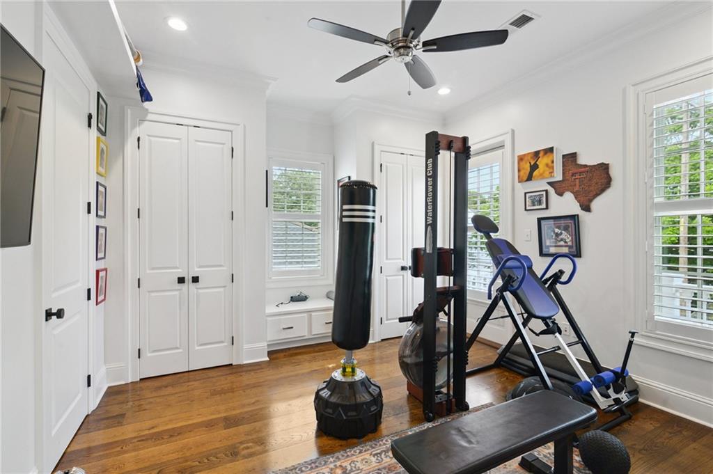 1022 UPPERLINE Street