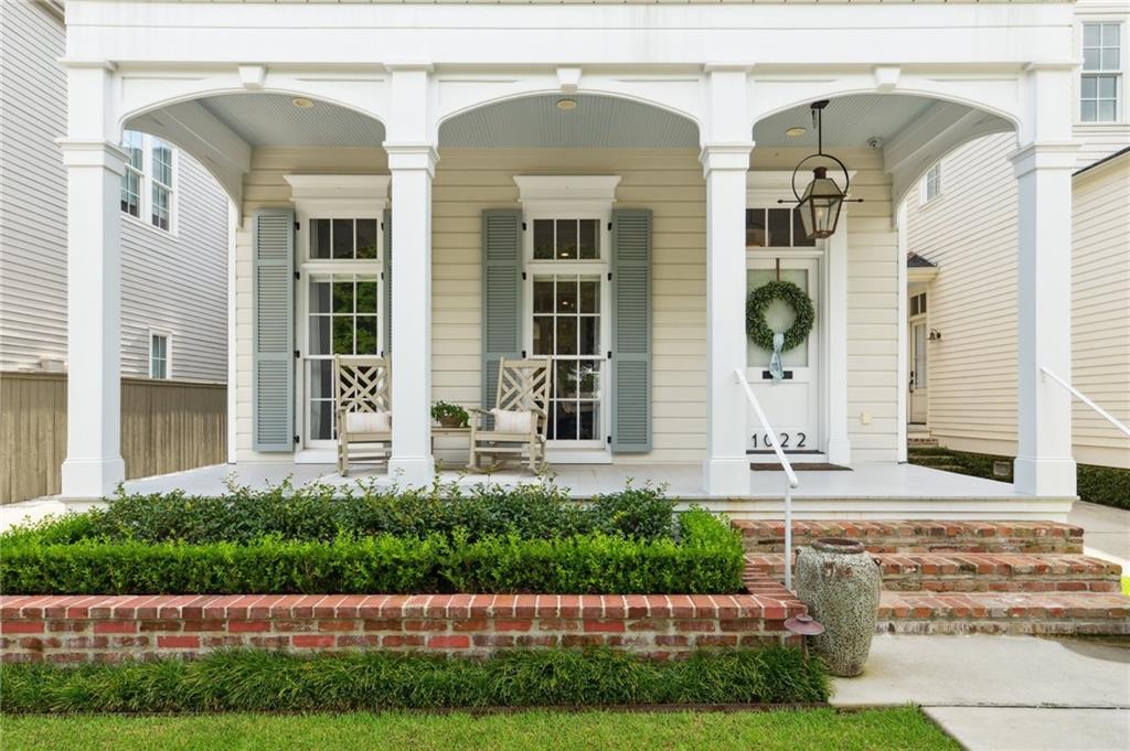 1022 UPPERLINE Street