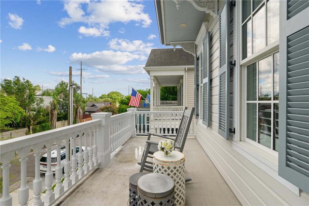 1022 UPPERLINE Street