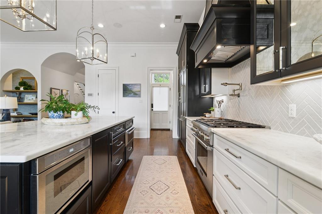 1022 UPPERLINE Street